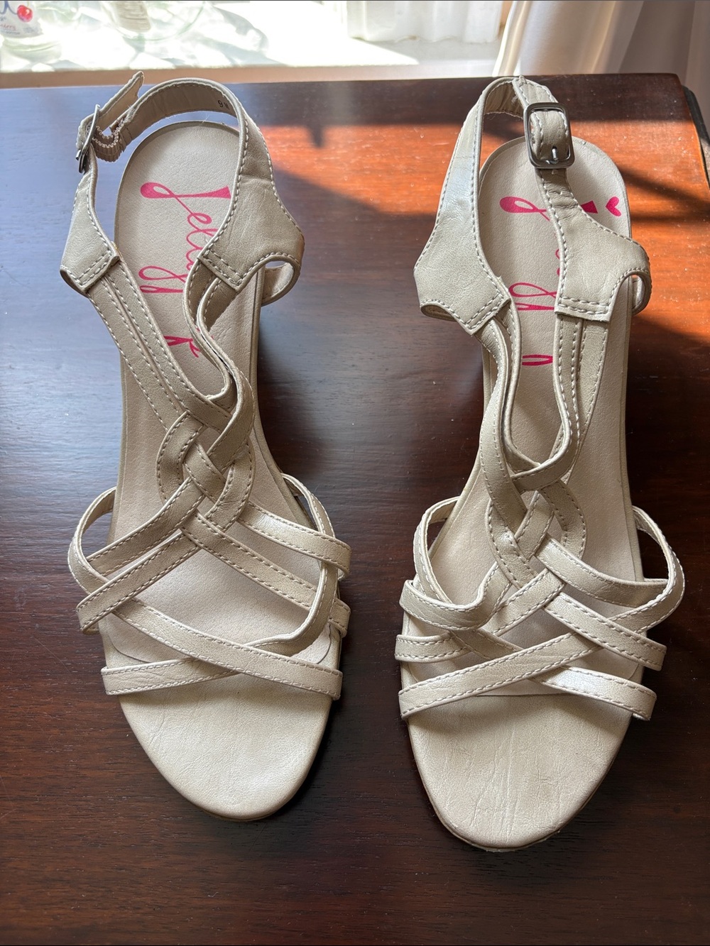 New Jellypop Women's Cream Strappy Braided Sandals with Ankle Buckle. Size 9.